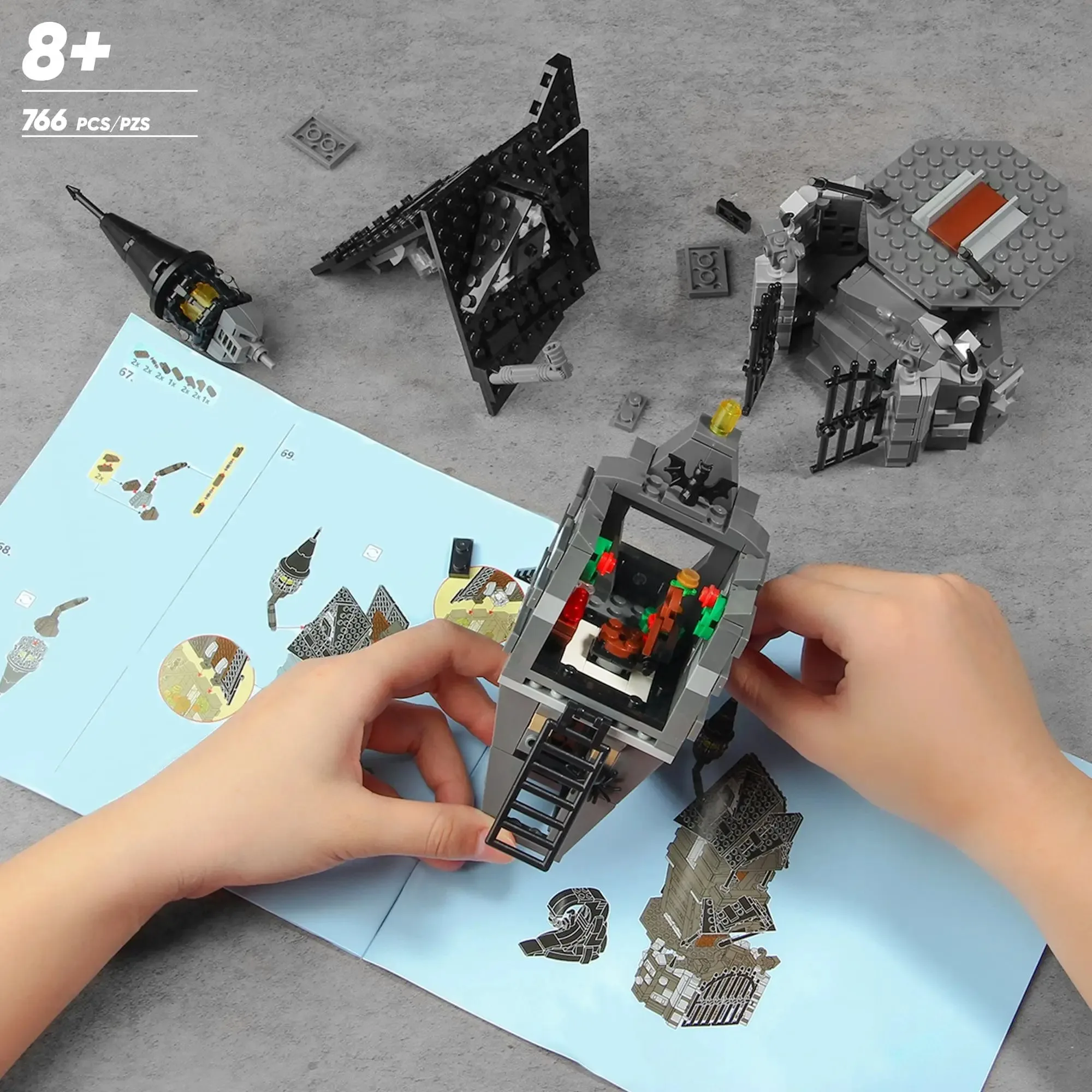 766PCS Film MOC Casa stregata Building Blocks Nightmareal Prima del fantasma Scheletro Capanna Modello con giocattoli a LED Regali di Halloween per il capretto