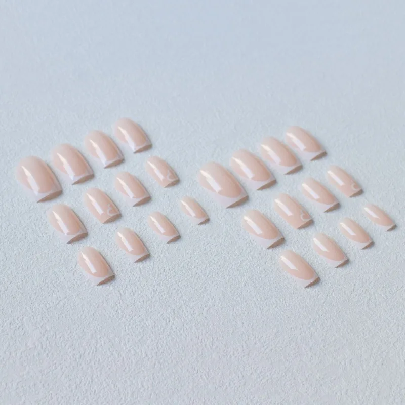 24 Pcs Simple White French Stick-on Nails Heart Sweet Realistic False Nails Square Holiday Press on Nails Prosthetic Nail Set