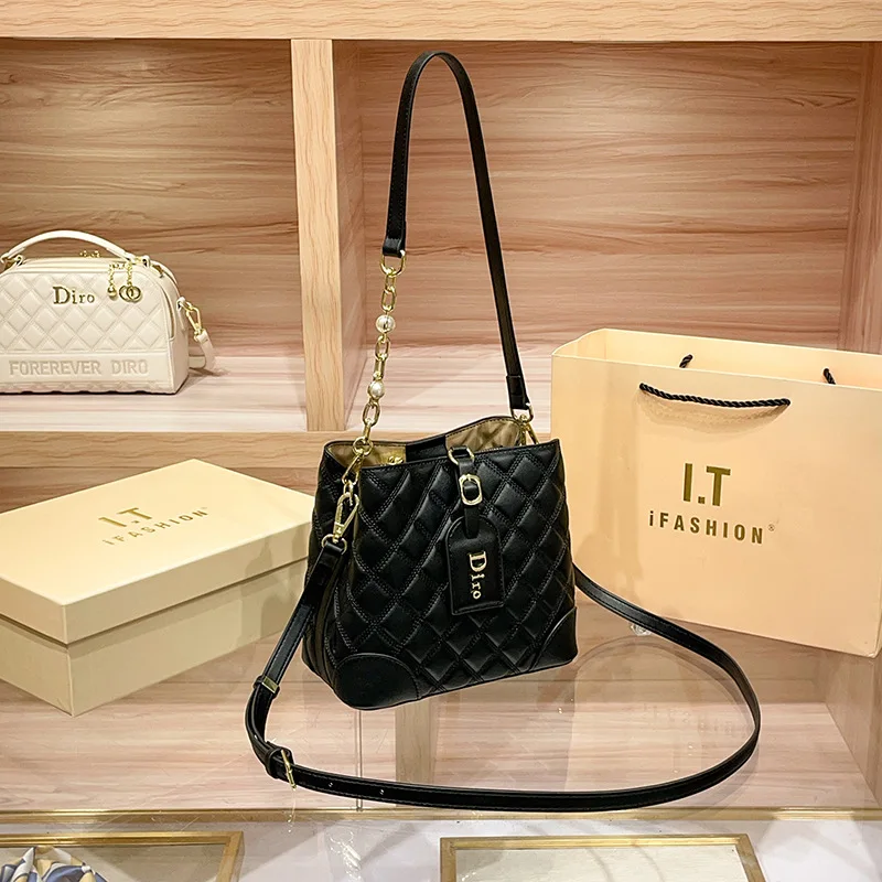 borsa-fasciatoio-unica-ed-elegante-da-donna-borsa-a-tracolla-di-lusso-borsa-a-mano-di-design-di-alta-gamma-borsa-grande-minimalista-ed-elegante