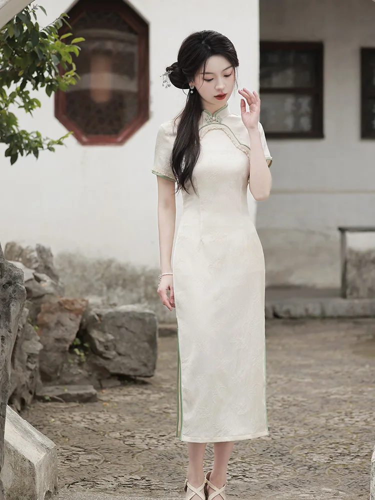 

Chinese Elegant Women Short Sleeve Embroidery Qipao Vestidos Traditional Vintage White Beading Cheongsam