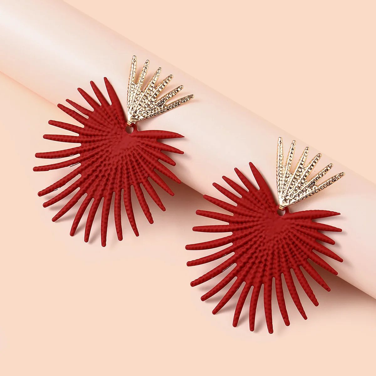 Exaggerated Big Leaf Earrings for Women Irregular Geoemtric Punk Gold Red Black Color Party Fashion Jewelry Female Gifts 2022