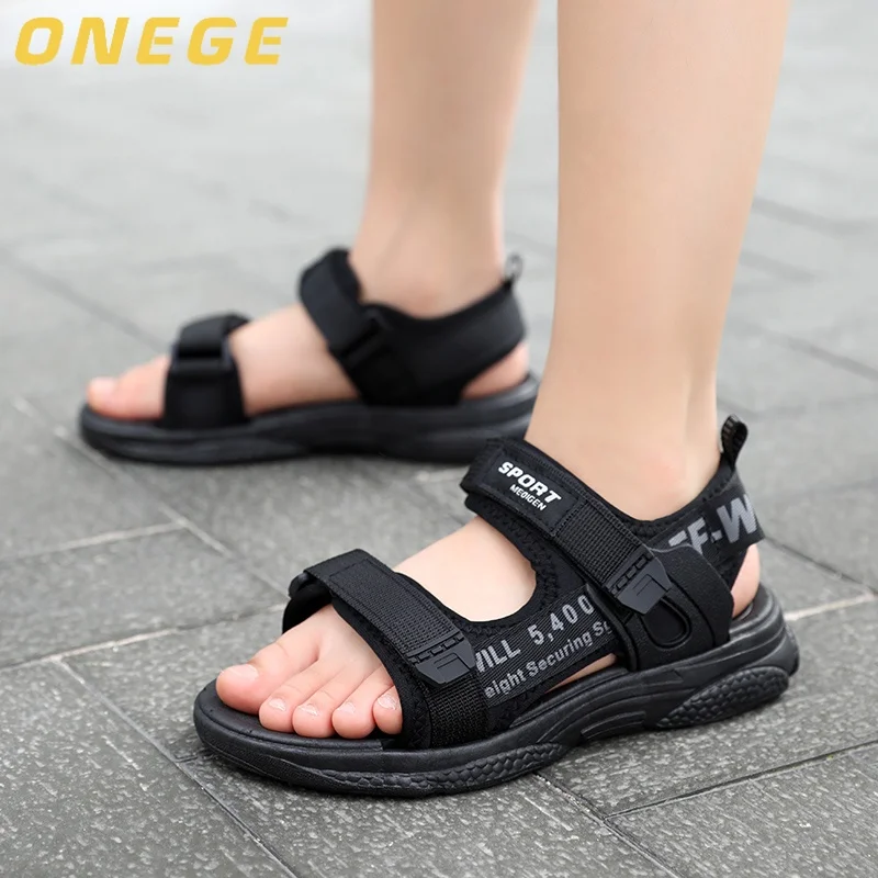 

A Pair of Summer Breathable Boys' Fashionable and Comfortable Sandals, Boys' Thick-Soled Wear-Resistant Beach Shoes, Outdoor Sports Shoes