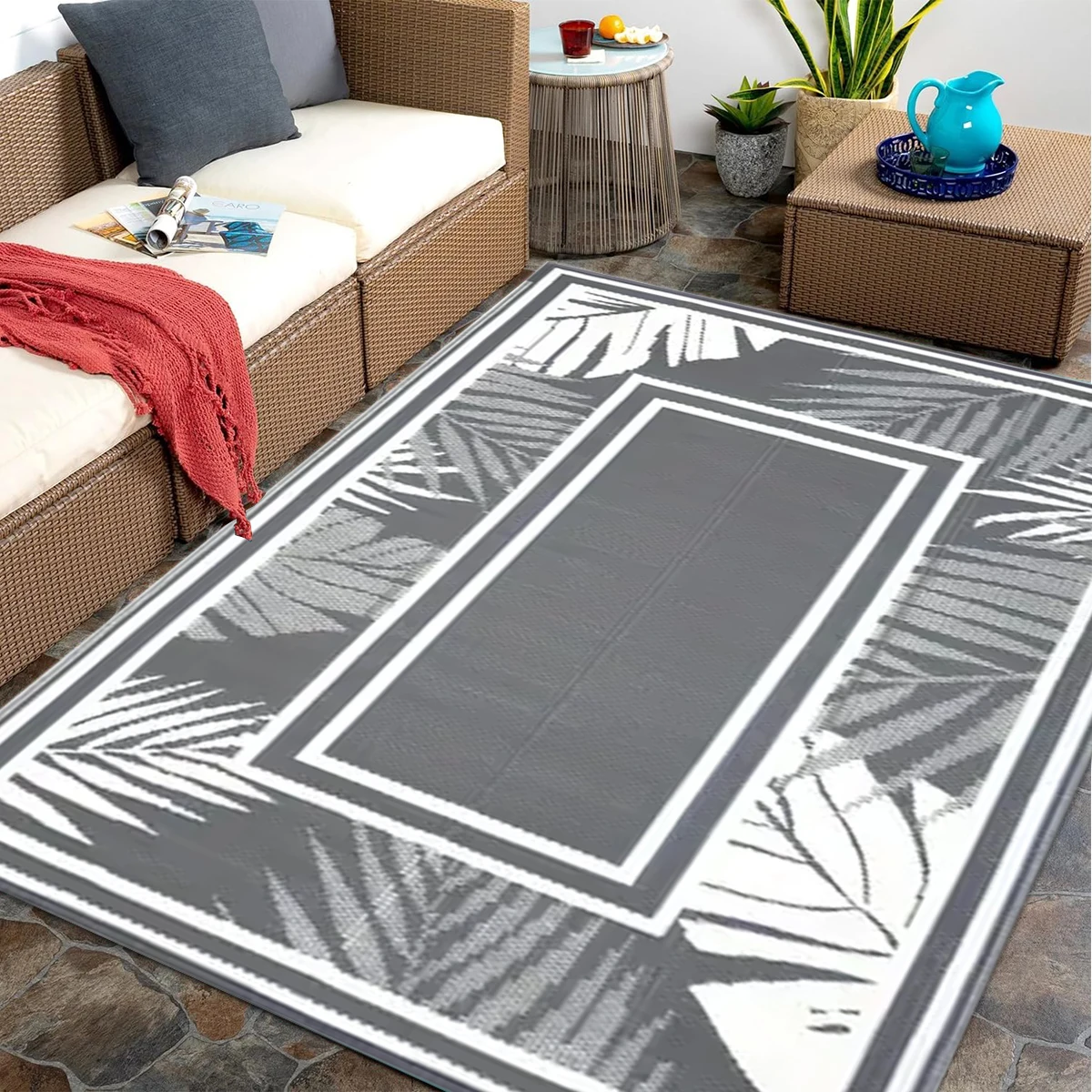 

Double-Sided Outdoor Waterproof Reversible Mats Plastic Straw Patio Rugs PP Material Double Layer Woven Carpet Family Picnic Mat