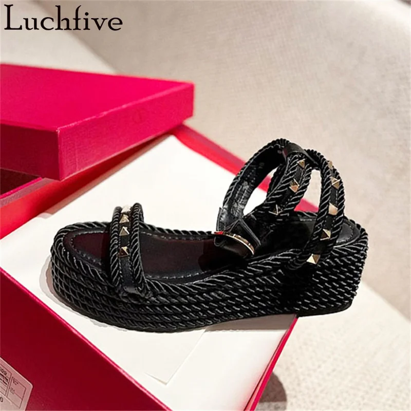 New Thick Bottom Wedges Heel Slippers Women Summer Fashion Week Rivet Sandals Leather Slippers Sexy Luxury Brand Slipsole Sandal