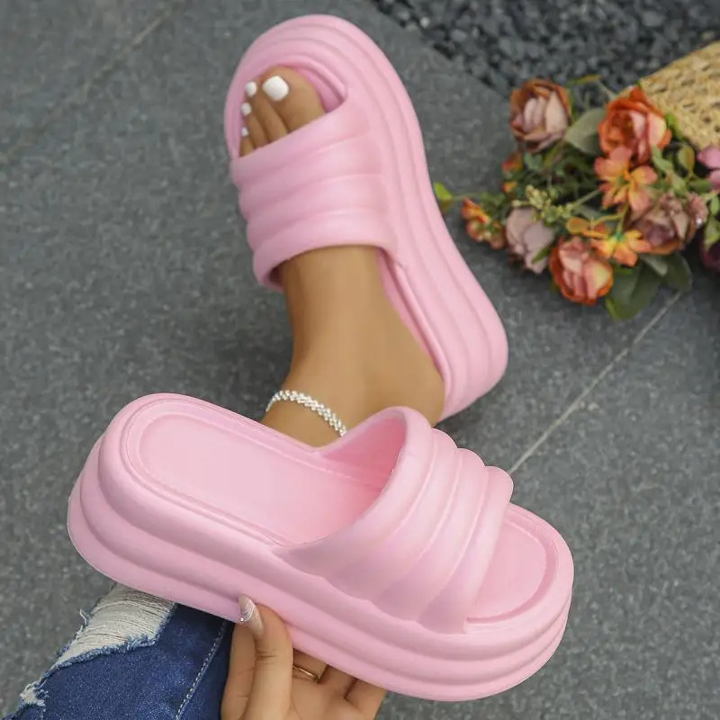 Pantofole con zeppa con plateau rosa sexy moda donna scivoli da spiaggia spessi 2024 estate donna di alta qualità EVA sandali da esterno antiscivolo