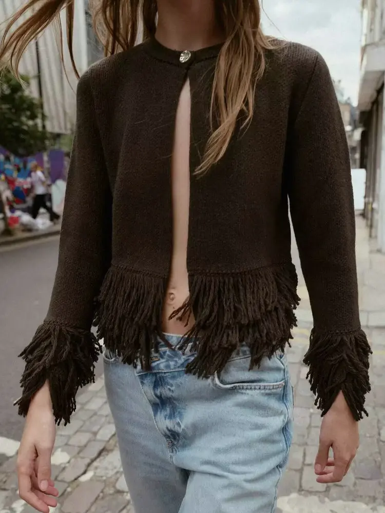 

2025 New Autumn Women's Casual Tassel Knitted O Neck Cardigan Lady High Street Single Button Buckle Brown Long Sleeve Coats Tops