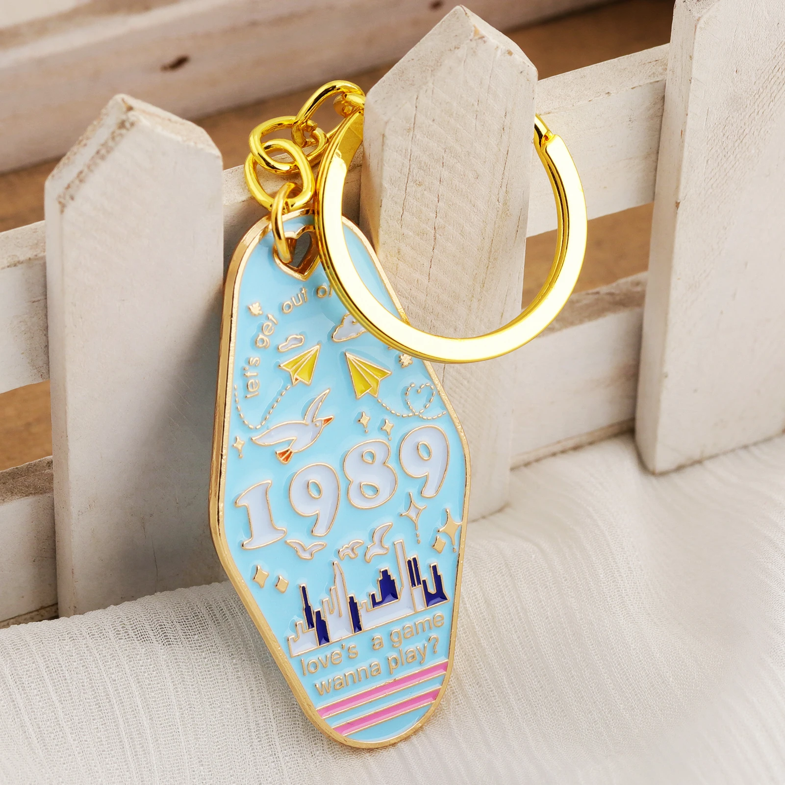 Let Go And Love Metal Keychain Taylor Swift Motel Album Charm Jewelry Accessory For Music Lovers Gift For Fans view 4