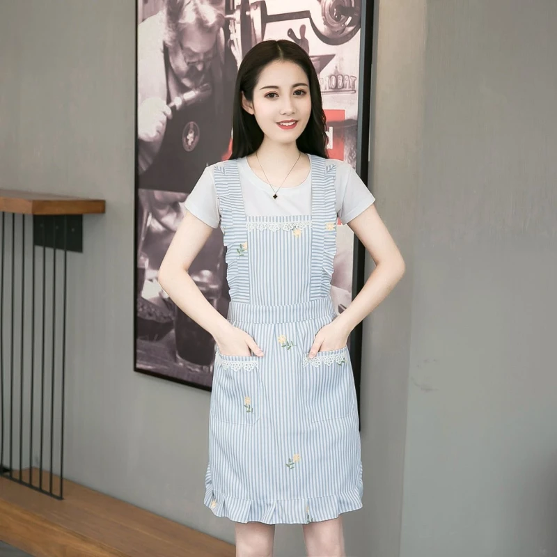 

Fashion Unisex Couple Aprons, Korean Minimalist Design with Large Pockets, Durable Fabric for Cooking, Baking & Cleaning