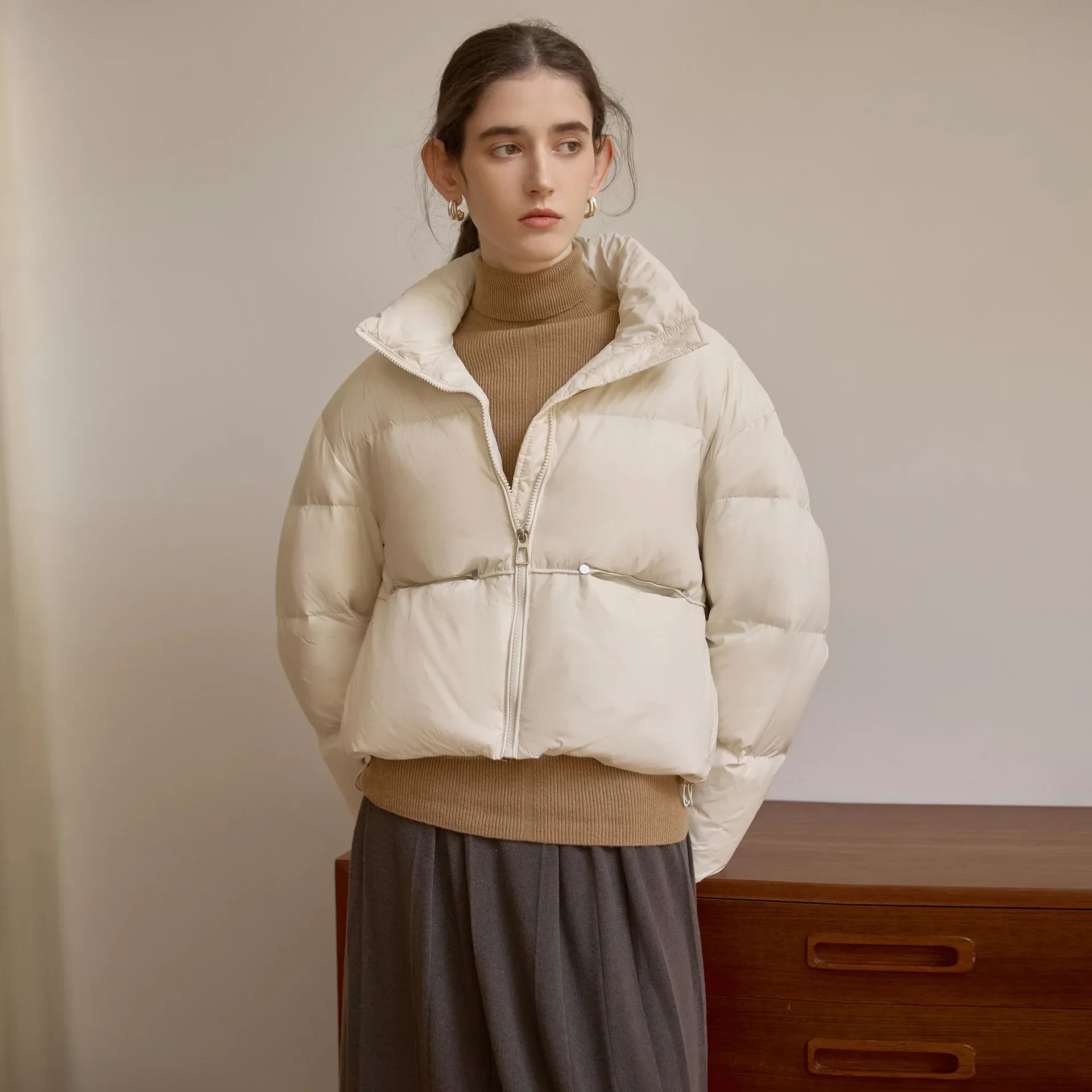 

Женский зимний повседневный пуховик 2025 г., однотонные утепленные короткие пальто с воротником-стойкой и длинными рукавами и карманами