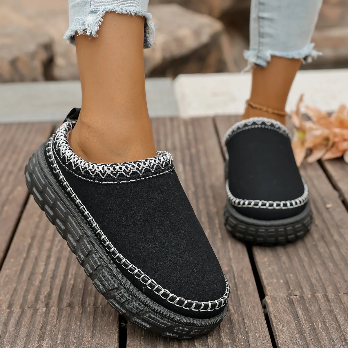 

New autumn and winter women's snow boots with one-piece fur, short top, fleece and thickened warm cotton shoes