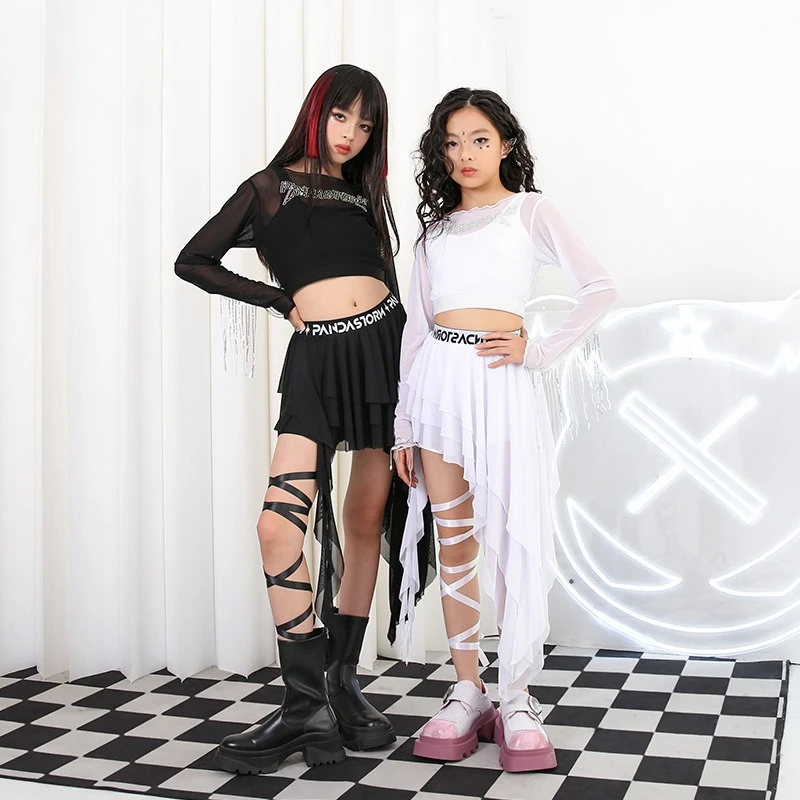 Vestiti Hip Hop per ragazze Costume da ballo di strada Top con nappe Gonna bianca nera Gruppo Abiti da spettacolo Kpop Abbigliamento da palcoscenico per cheerleader
