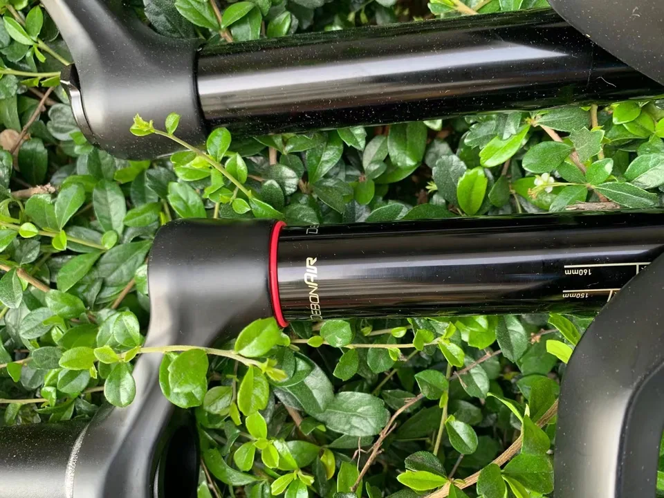 RockShox Yari RC DebonAir 29 