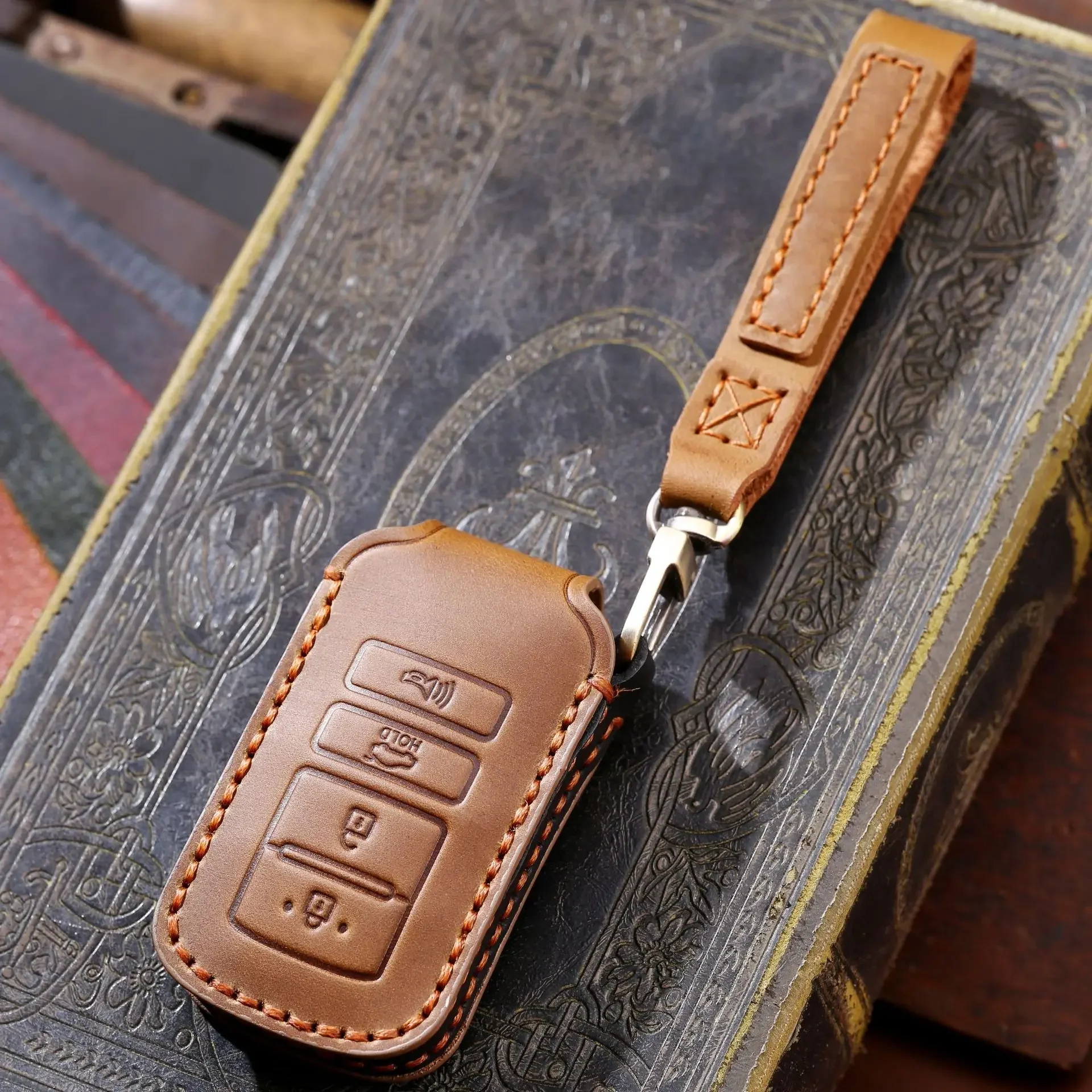 4 Button Leather Car Key Fob Case Cover Shell for Kia Cadenza K9 K7 K-04 Sorento K900 New K7 2013 2014 2015 2016 Accessories