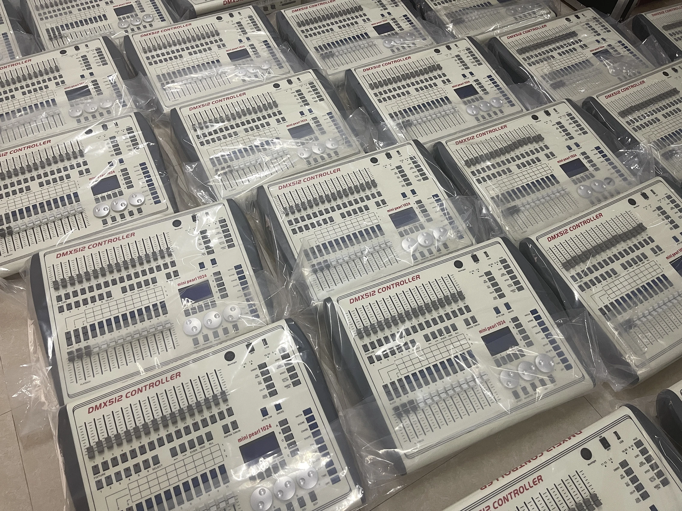 2025 DMX512 Mini 1024B Controller Manuale Stage Testa mobile Console di illuminazione Console 220V