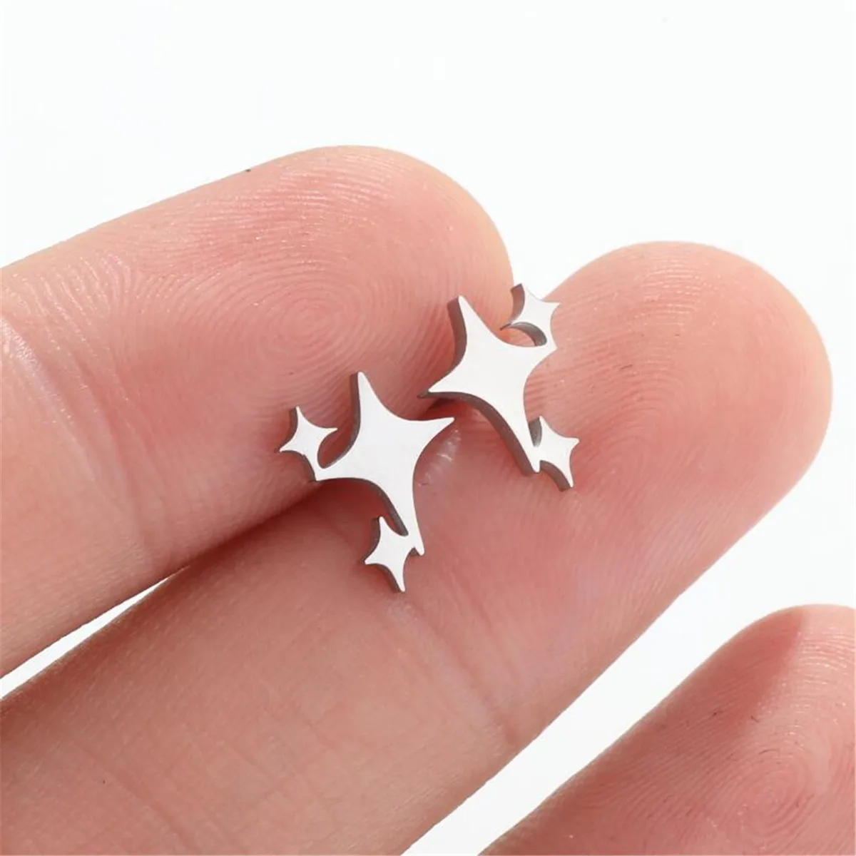 1 Paar 2026 Modische Edelstahl-Kreuz-Stern-Ohrstecker für Damen und Mädchen, koreanische vierzackige Stern-Persönlichkeits-Ohrringe, Schmuck – Detail 5