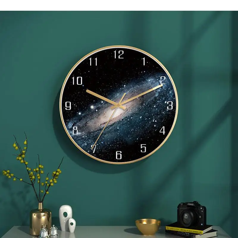 

Gold Plated Wall Clocks Silent Sweep Needle Clock Living Room Decoration Crafts Abstract Painting Decorative Wall-mounted