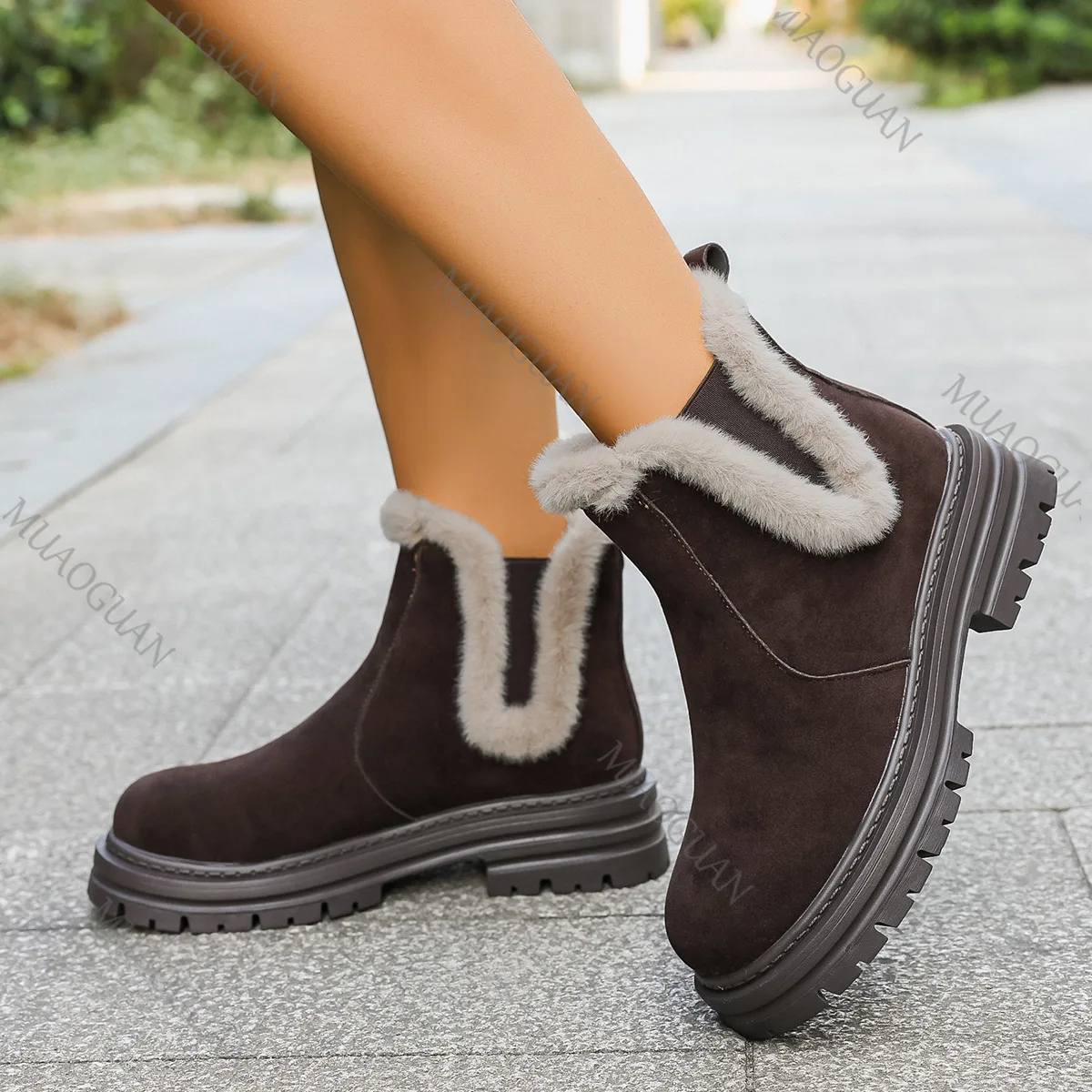 

Furry Snow Boots Female Padded Thickened Cotton Shoes for Women 2025 Winter New Thick Bottom Slip on Plush Heeled Ankle Botas