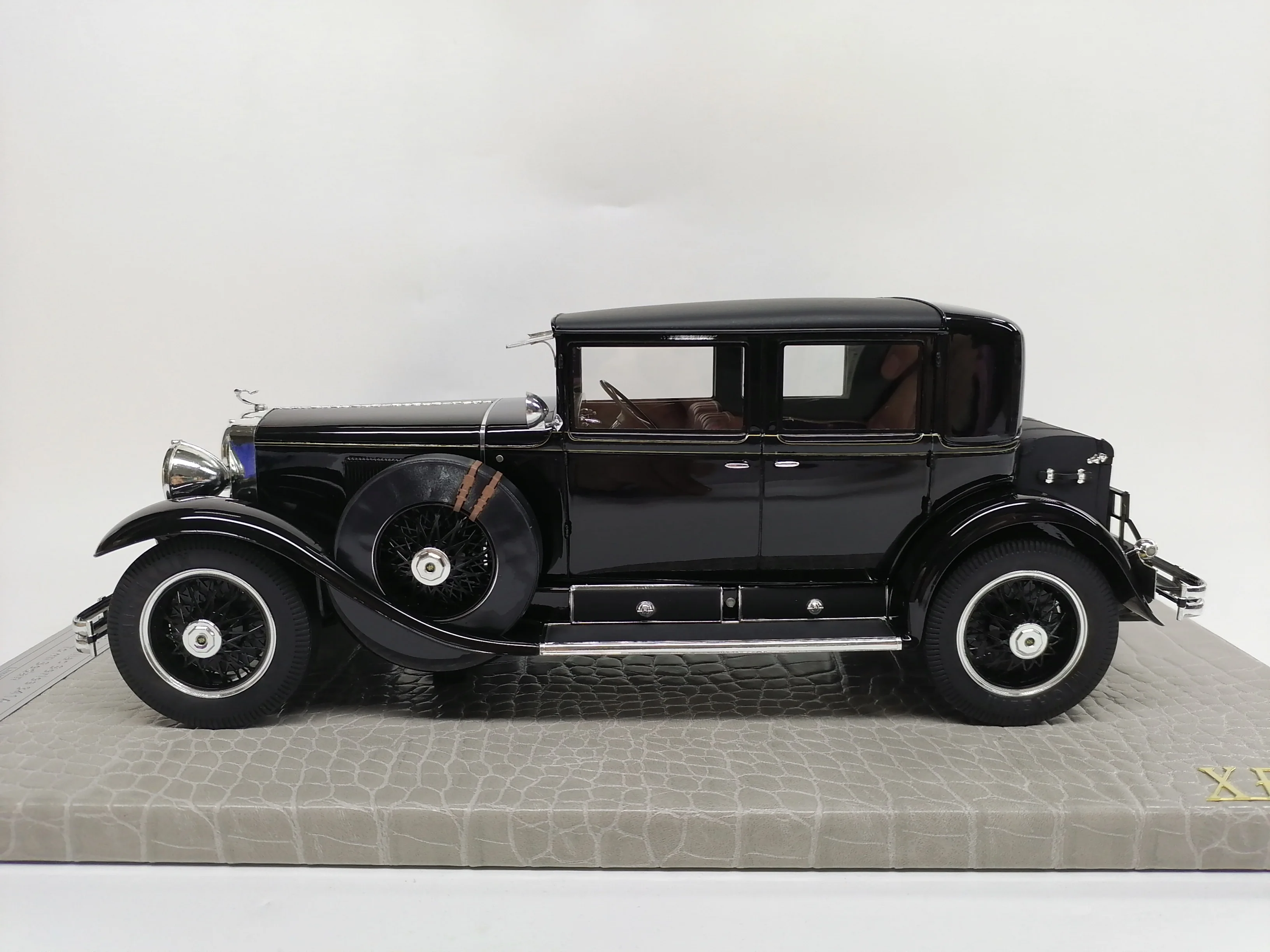 XEROX 1:18 For 341A 1928 Vintage Car Limited to 30 Pieces Simulation Resin Alloy Static Car Model Toys Gift