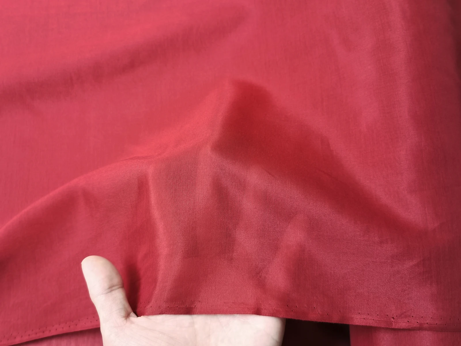 50cm*140cm Burgundy Color 70% Mulberry Silk 30% Cotton 9 momme Lining Fabric Solid Colors