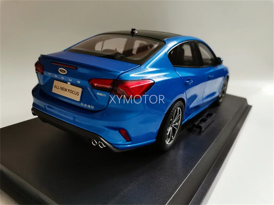 Ford Focus Diecast Metal Model Car para meninos e meninas, exibição azul, coleção de enfeites, passatempos, presentes, 2020, 1:18