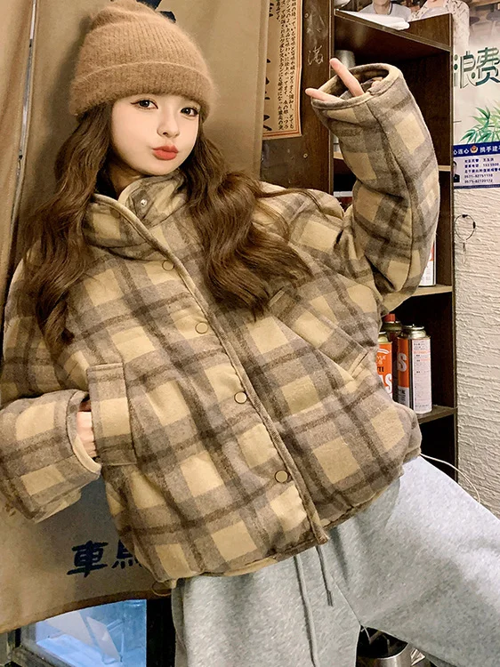 

Женские зимние короткие куртки для офиса, женские теплые толстые парки с длинным рукавом и воротником-стойкой, клетчатые стеганые пальто, спортивные лыжные уличные C200