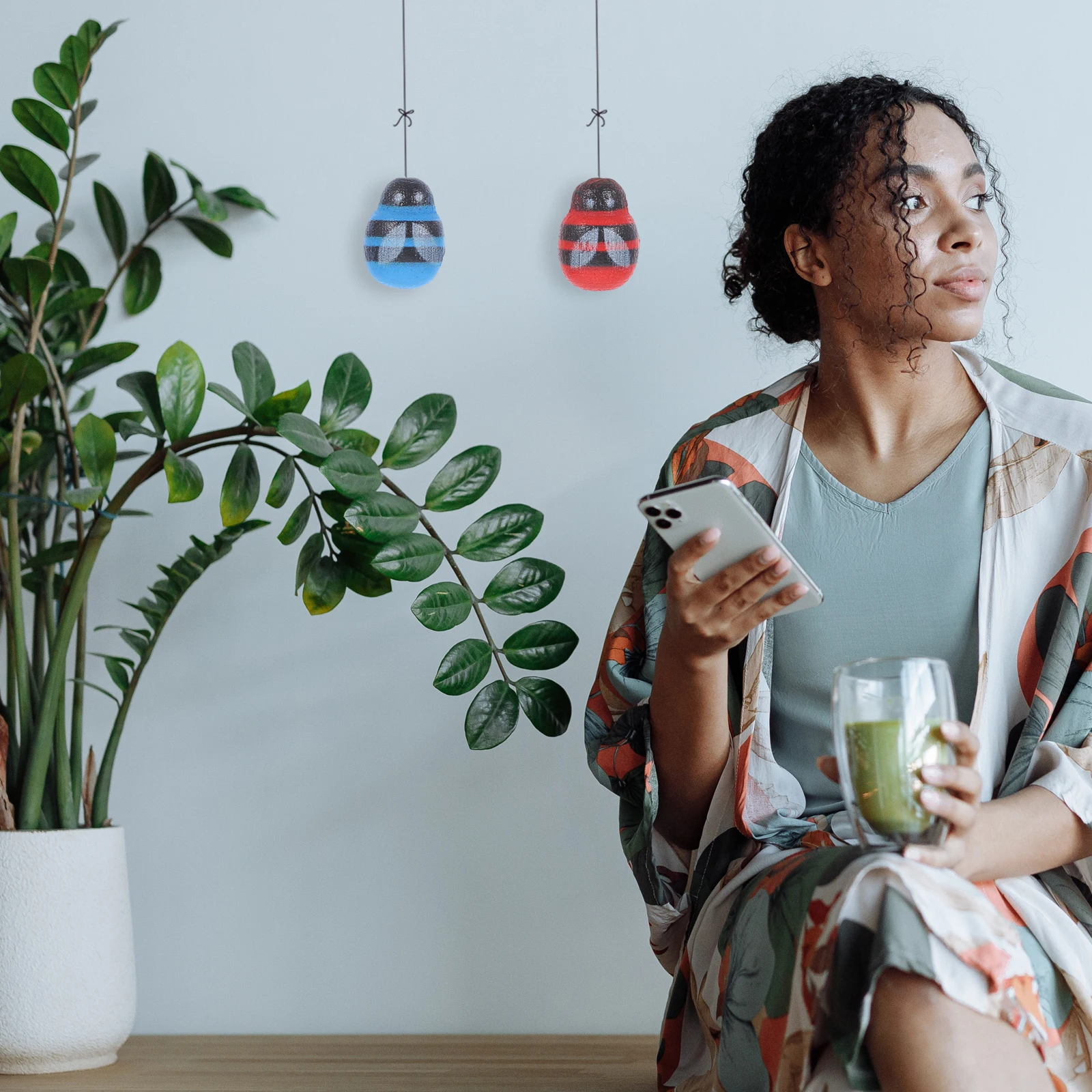 Рисунок 3 - деревянные наклейки в виде пчелы