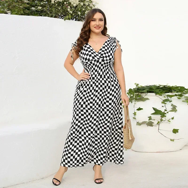 plus size dress High end black and white checkered V-neck dress with a slimming temperament and a large swing long skirt