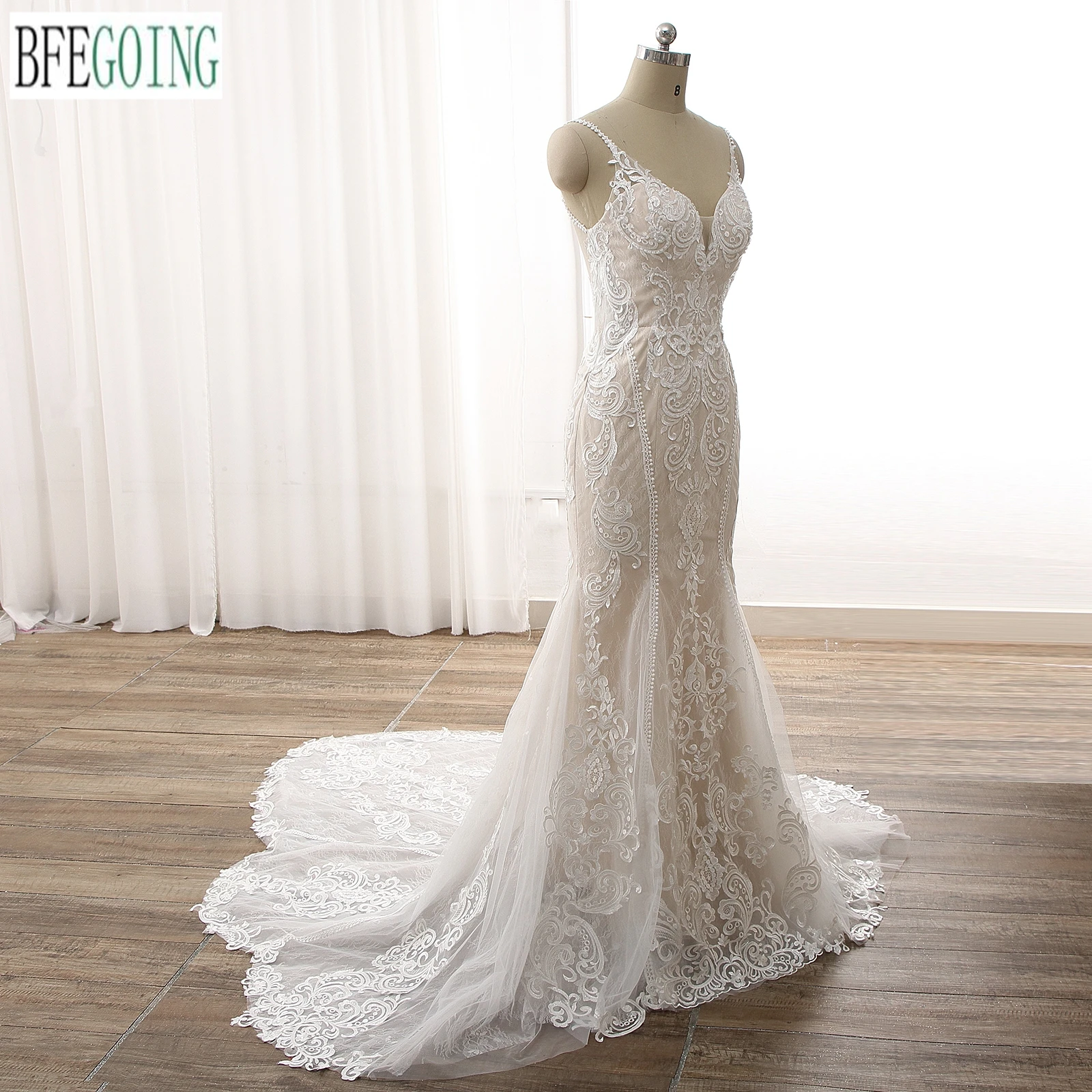 Lace Mermaid/Trumpet Wedding Dresses Chapel Train Customized Floor-Length Sleeveless Appliques Beading Bridal Gowns