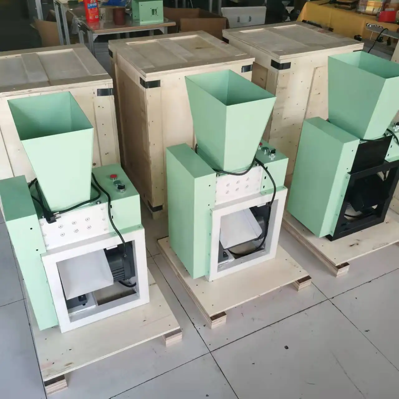 100type mini shredder machine waste plastic rubber metal recycling waste small lab crushing shredding machine