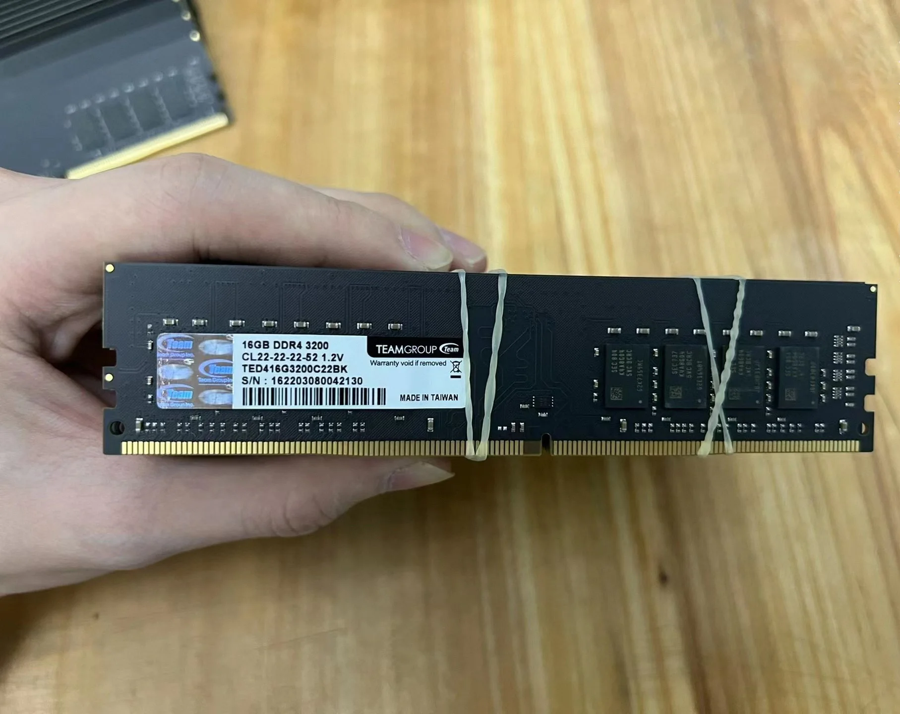 

For DDR4 2400 2666 3200 desktop computer memory stick 8G 16G 32G