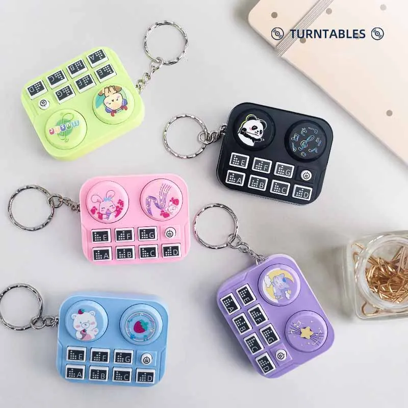 Porte-clés pendentif de lecteur de disque de musique de dessin animé créatif, mini machine de jeu électronique émettant de la lumière, jouets pour enfants