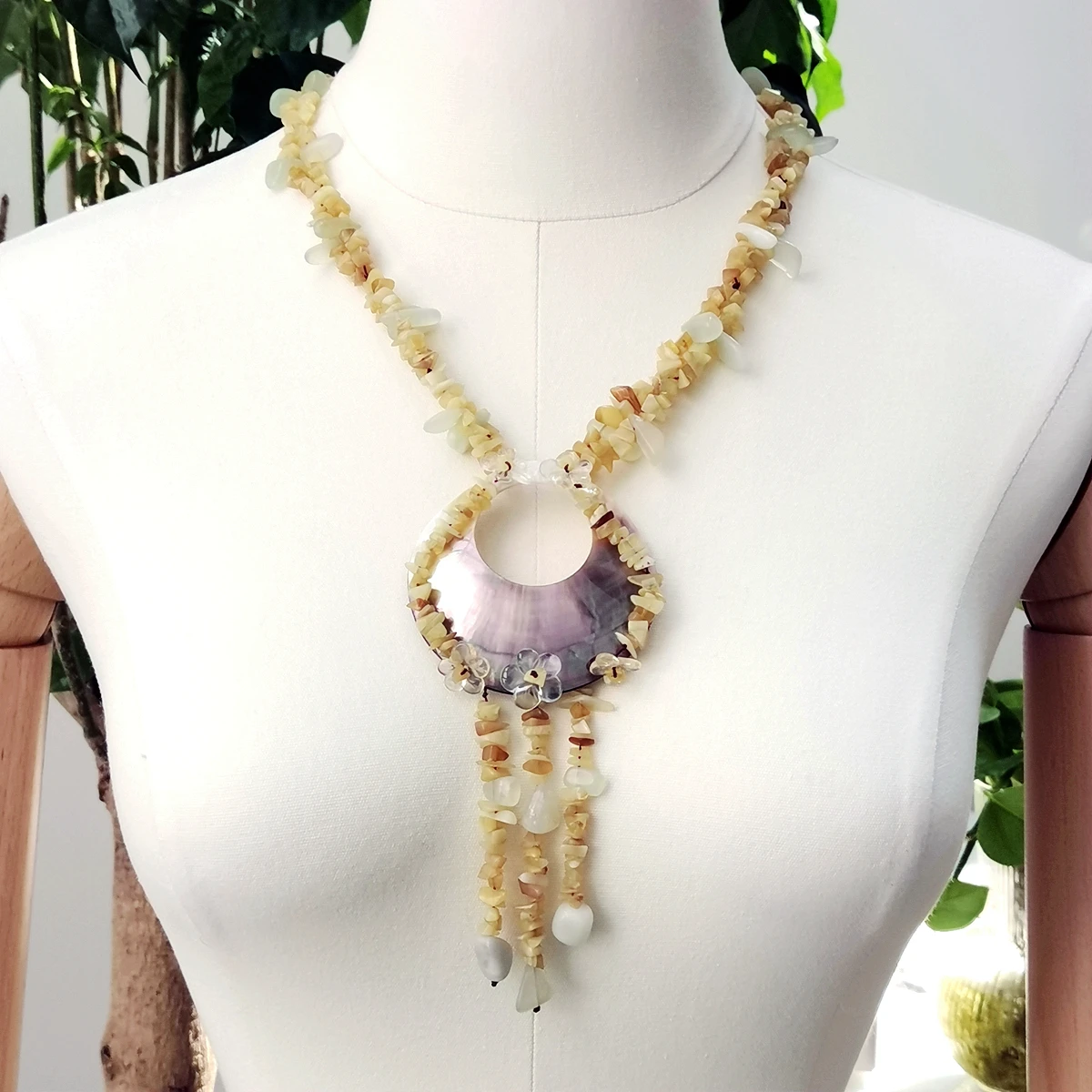 

Lii Ji Real Stone Yellow Necklace Yellow Opal New Jade Quartz Flowers Pendant Tassels Necklace 55cm Stock Sale Women Jewelry