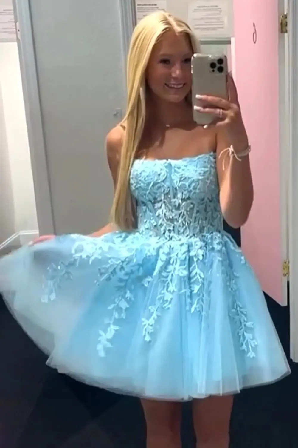 Vestidos de fiesta sin tirantes con corsé y apliques de encaje 2024 Vestido de fiesta transparente de tul con volantes cortos negros para adolescentes por encima de la rodilla, Mini