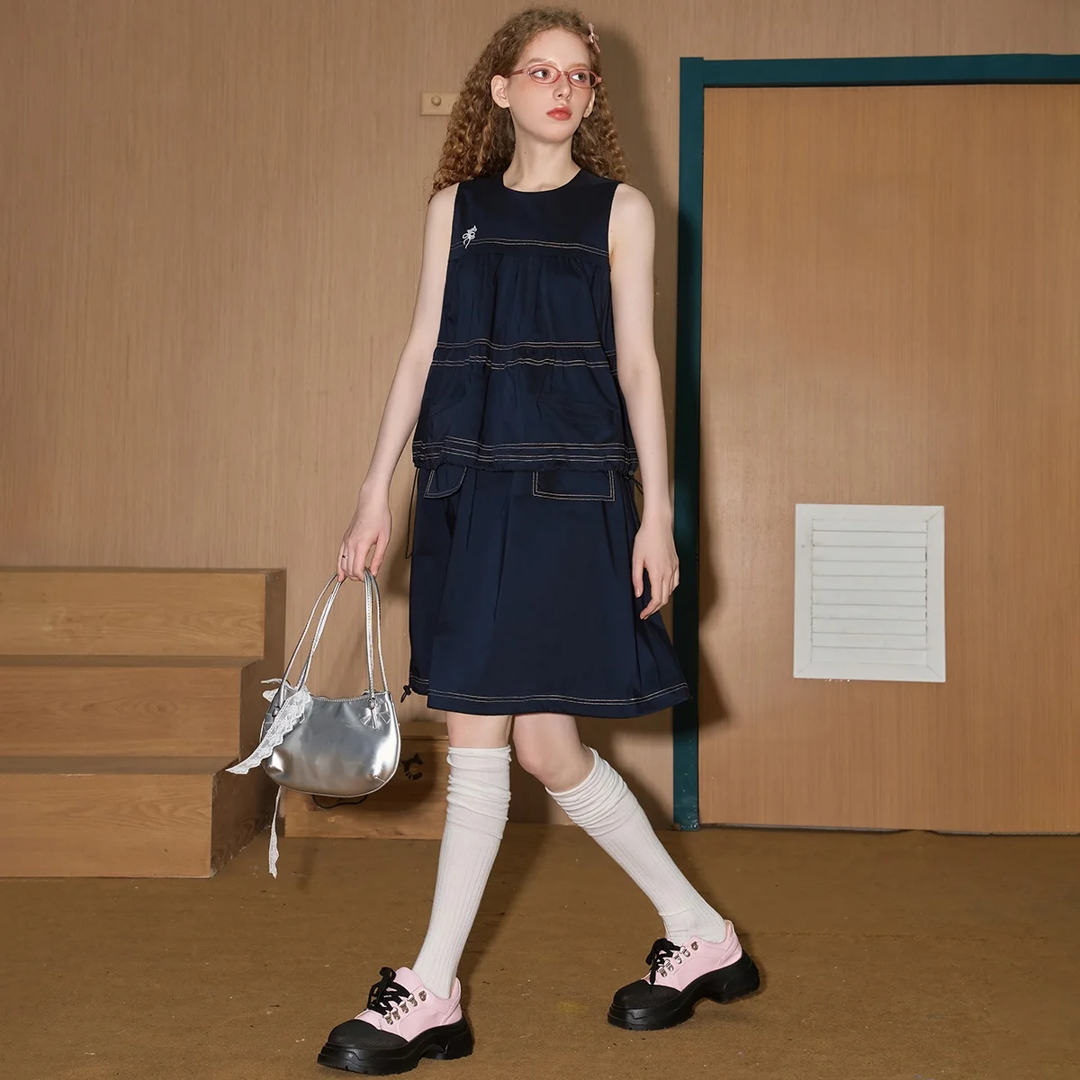 2025 Autumn Women's Denim Smock Dress Adjustable Waist Drawstring Jumper Sleeveless Round Neck Shirring Gown Youthful Casual