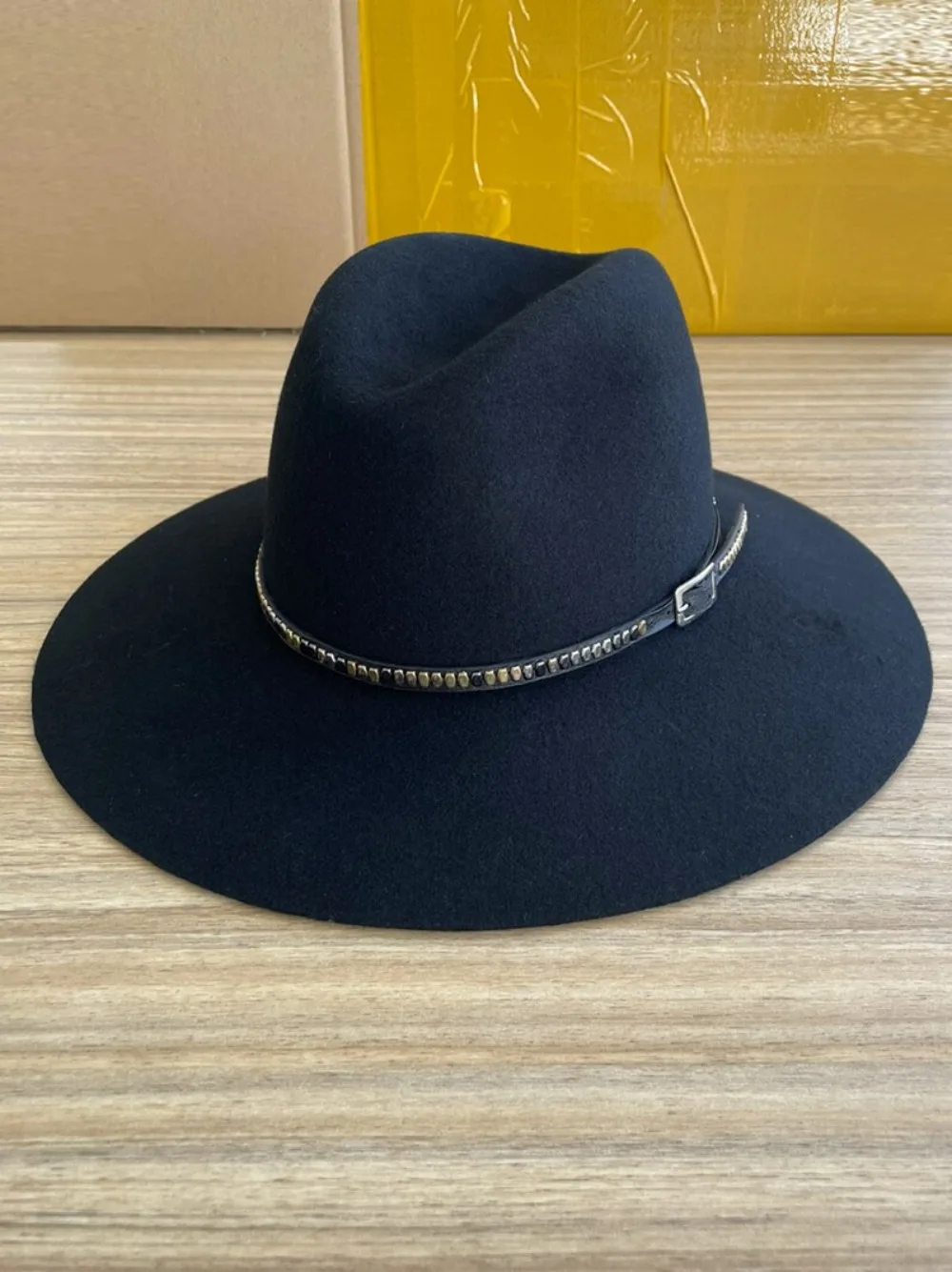 

Wool Women's Wide-Brimmed Bowler Hat Stylish Elegant Felt Hat Casual Korean-Style Retro Hat with 9cm Brim