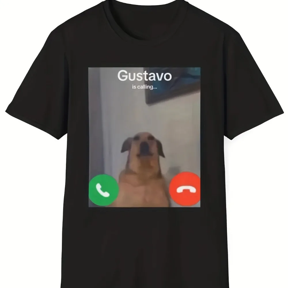 Gustavo The Dog'S Funny Phone Call Graphic T-shirt nera casual a maniche corte girocollo con "Gustavo sta chiamando