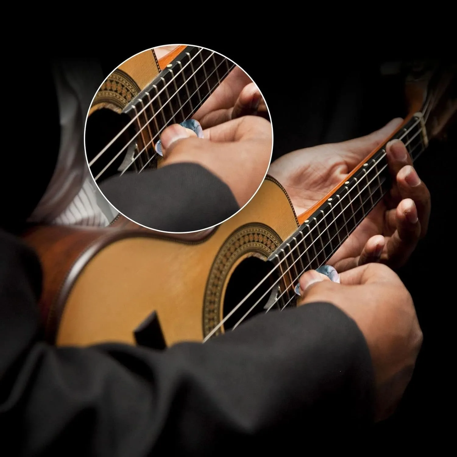 أعواد جيتار جديدة مقاس 0.71/1.0 مم مكونة من 12 قطعة - مادة ABS ممتازة مع لمسة نهائية ناعمة وطباعة ملونة على الوجهين، تتضمن صندوق تخزين PP