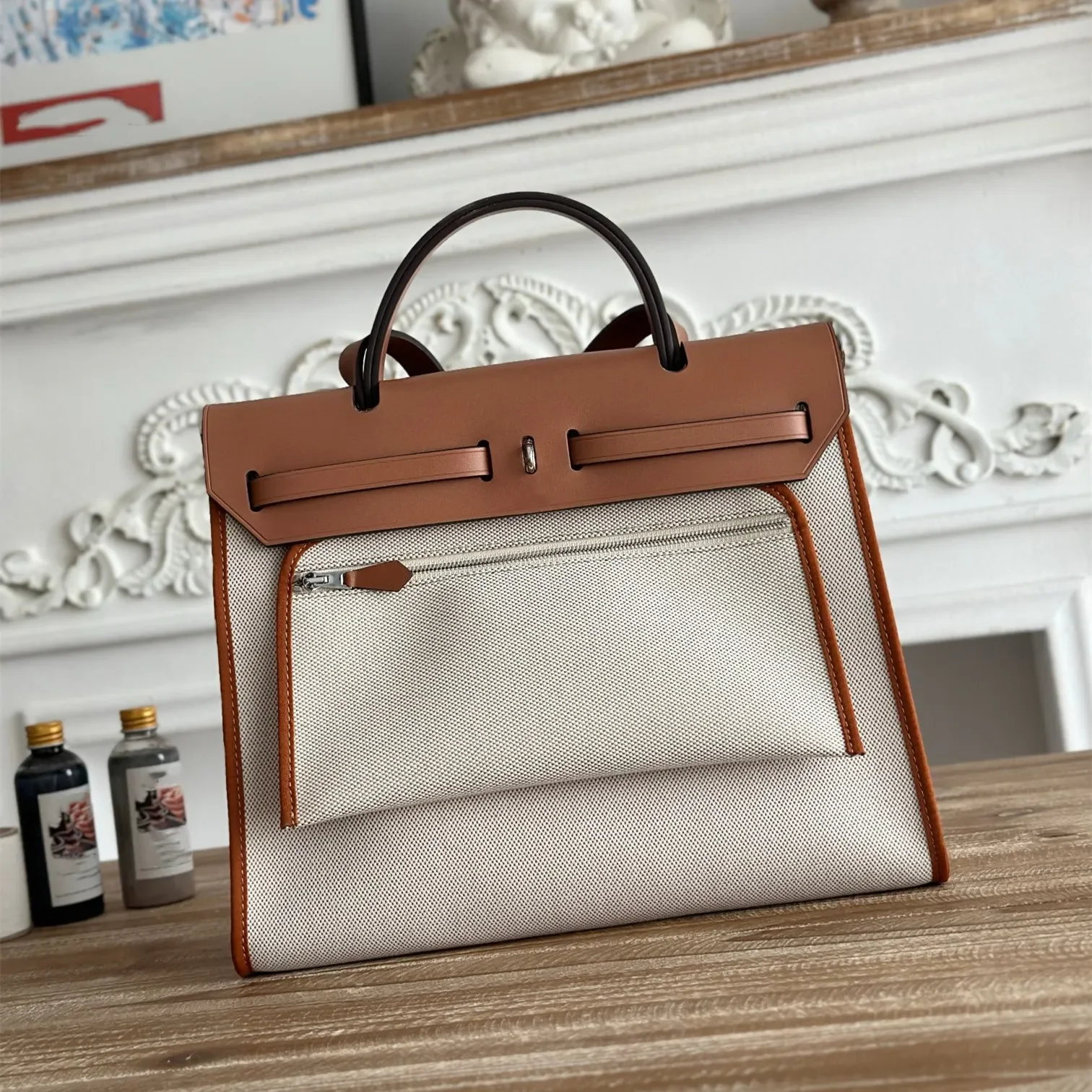 

Luxury fashion designer handbags, high-end women's bags.YB