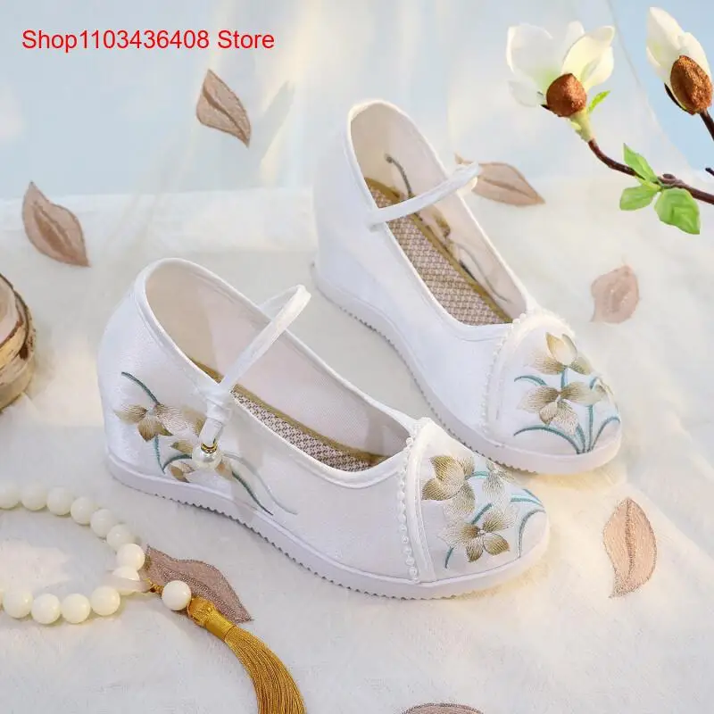 Nuove Scarpe Leggere con Suola - Ethnic Style recensione e prezzo