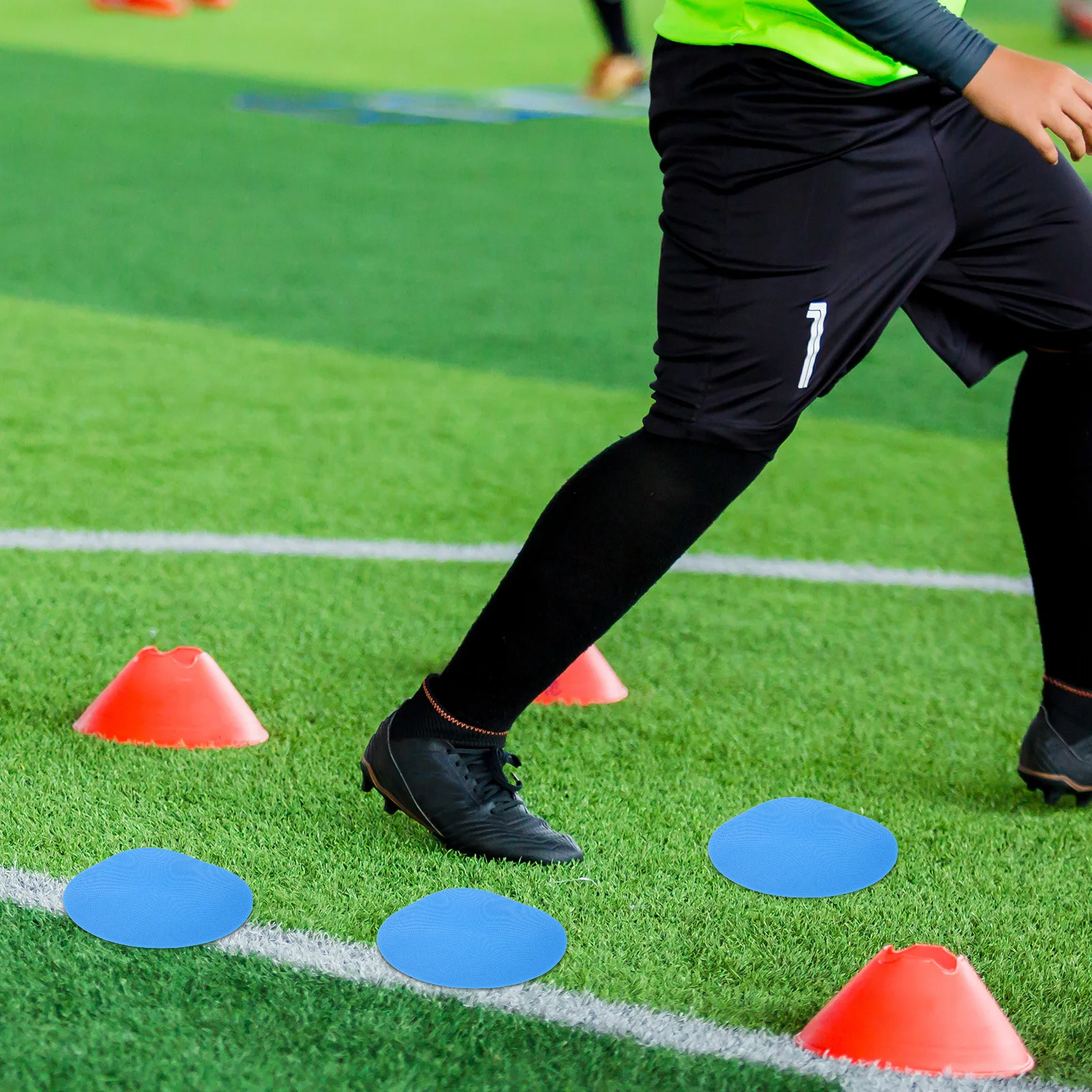 

6pcs Soccer Training Discs Flat Spot Markers 9 Inch Football Practice Equipment Weather Resistant High Visibility For Indoor