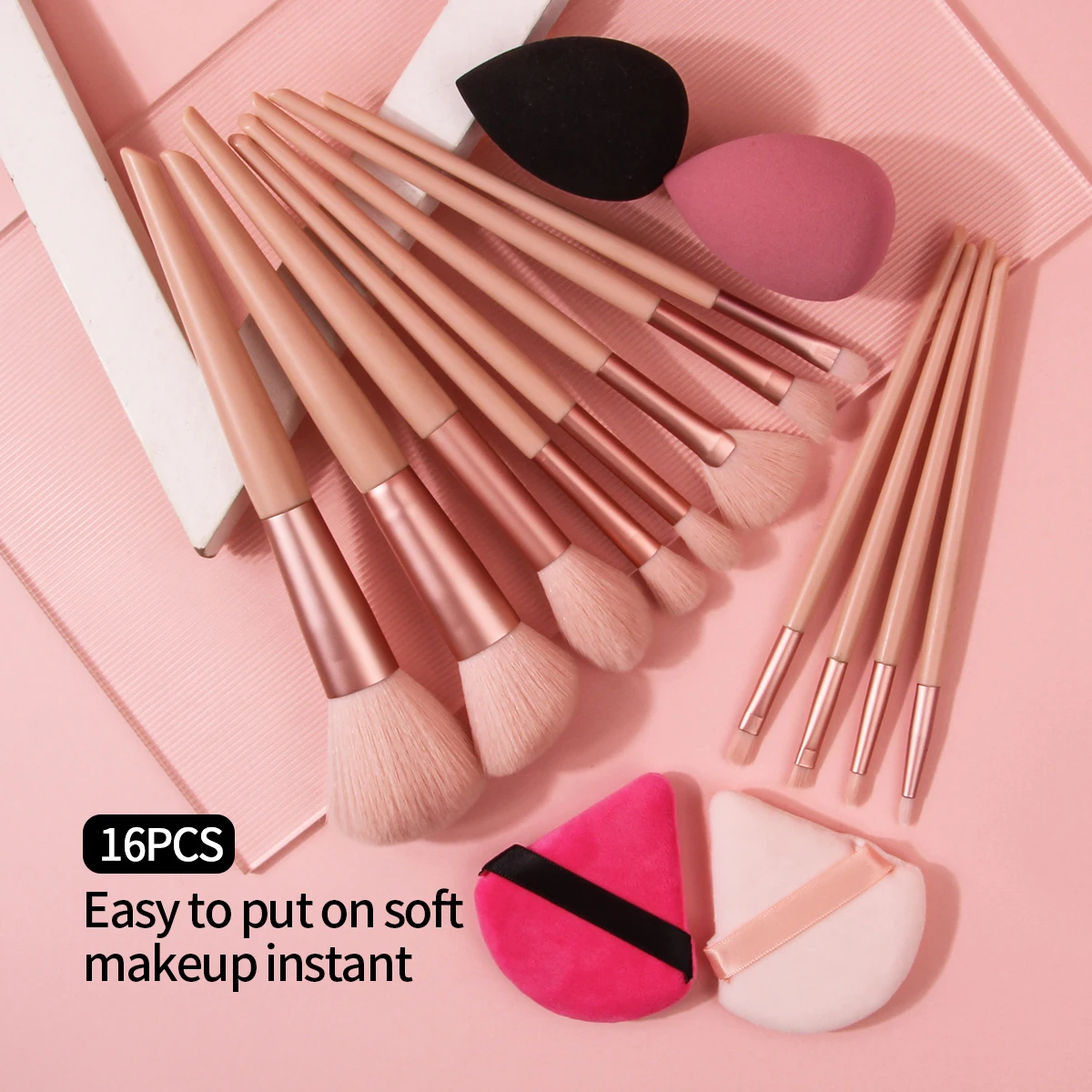 Il set di pennelli per trucco multifunzionali da 16 pezzi include una copertura per pennelli per il viso e un soffio di cipria triangolare con uovo in spugna super morbida