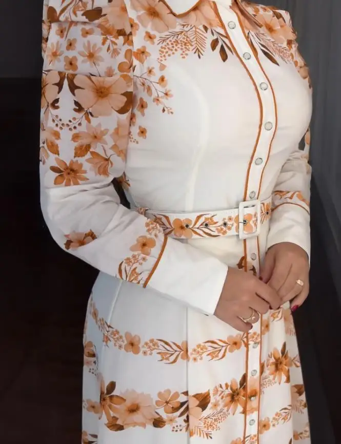 レディースワンピース　新作　花柄プリント　ターン ダウンカラー　パフスリーブ　バケーションワンピース　カジュアル　ボタンダウンシャツワンピース　ベルトと裏地付き