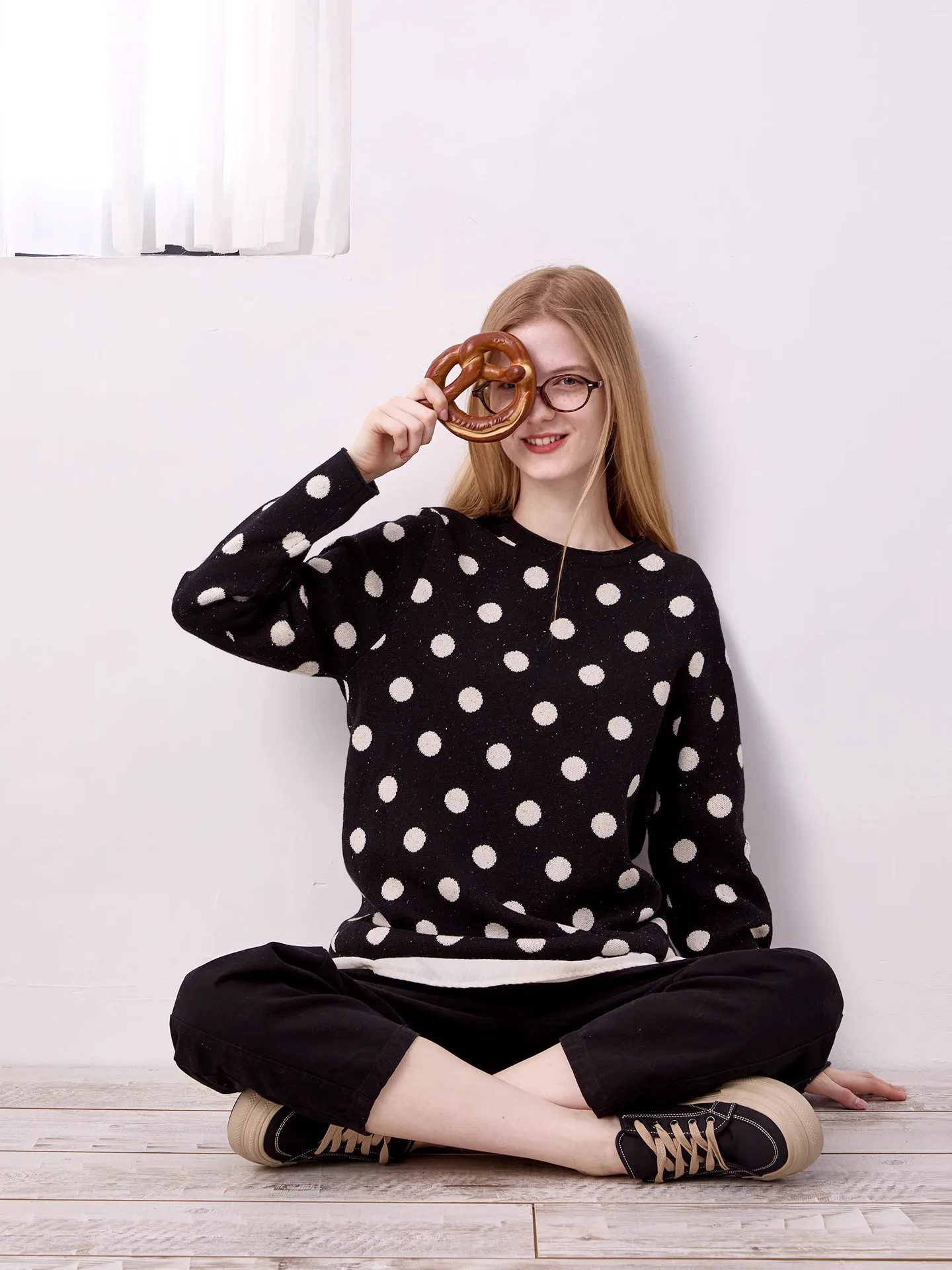 

Оригинальный вязаный свитер из чистого хлопка в черный горошек, больших размеров, с манжетами, универсальный, теплый, осенне-зимний, женский, модный