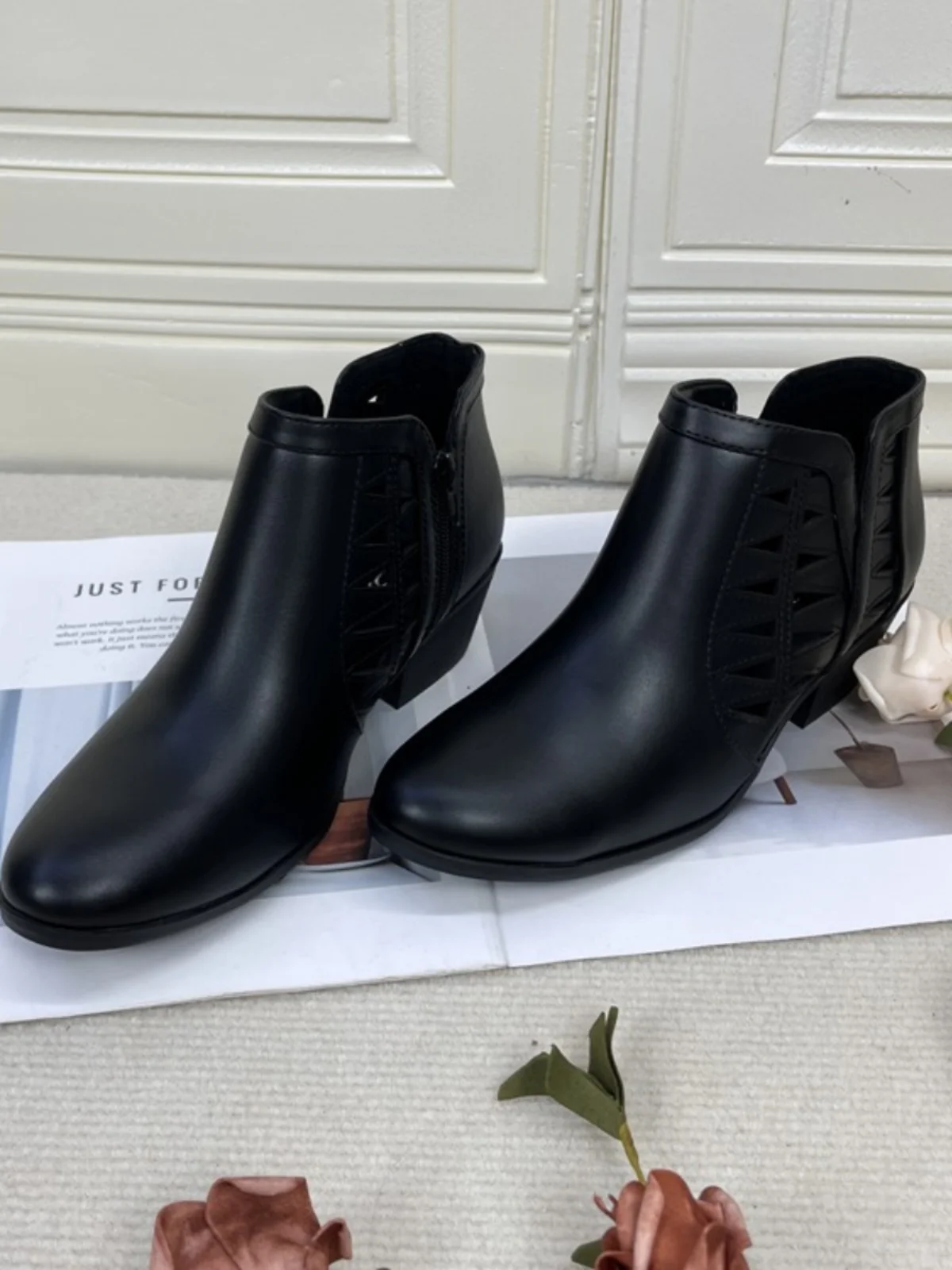 Retro Roman Thin Bo…