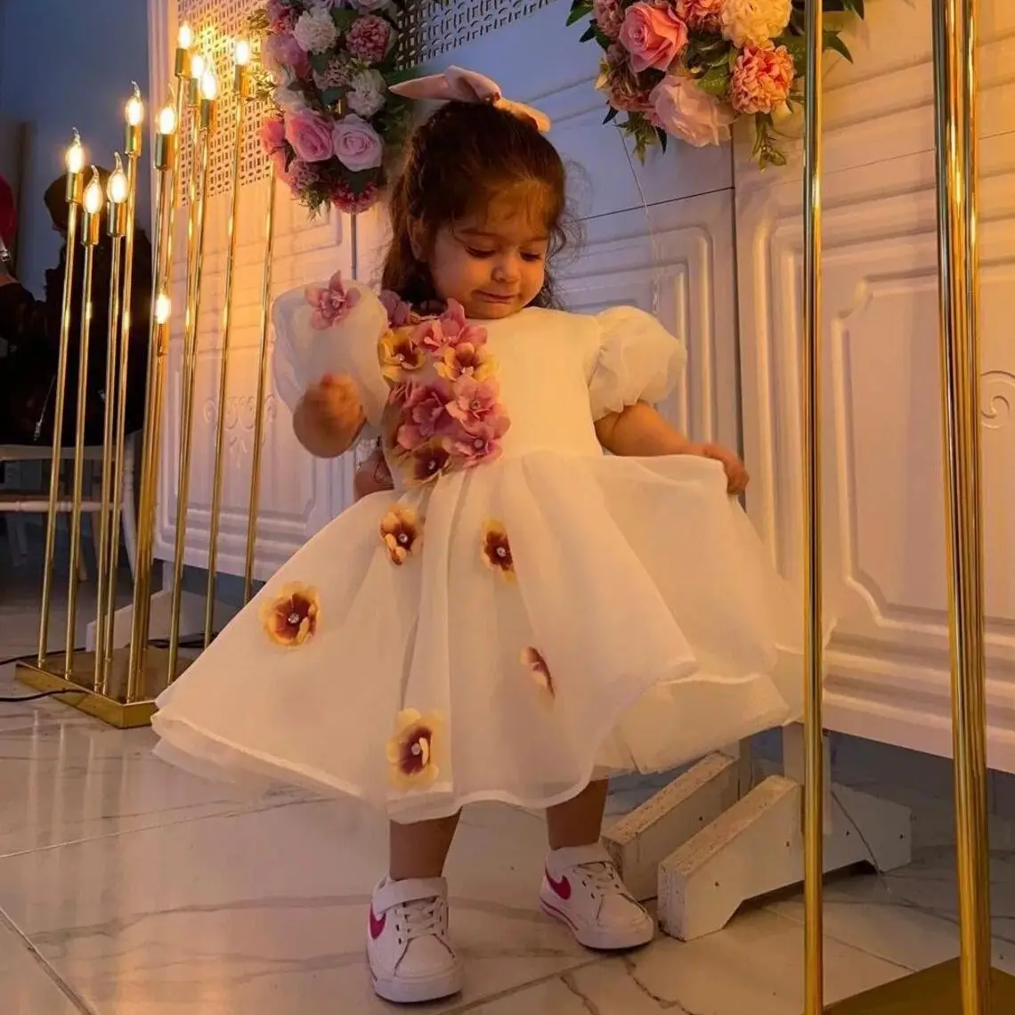 

Customized White Flower Girl Dress Handmade Flowers Knee Length Princess Kids Wedding Birthday Party Pageant Formal Gown