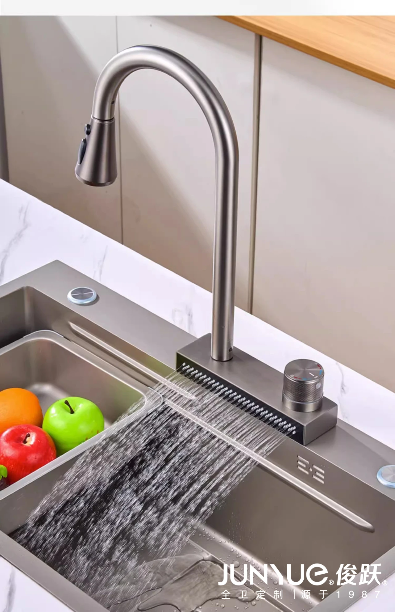 Grand Waterfall Outlet High end Kitchen Vegetable Washing Cold and Hot Universal Multi speed Pulling Faucet