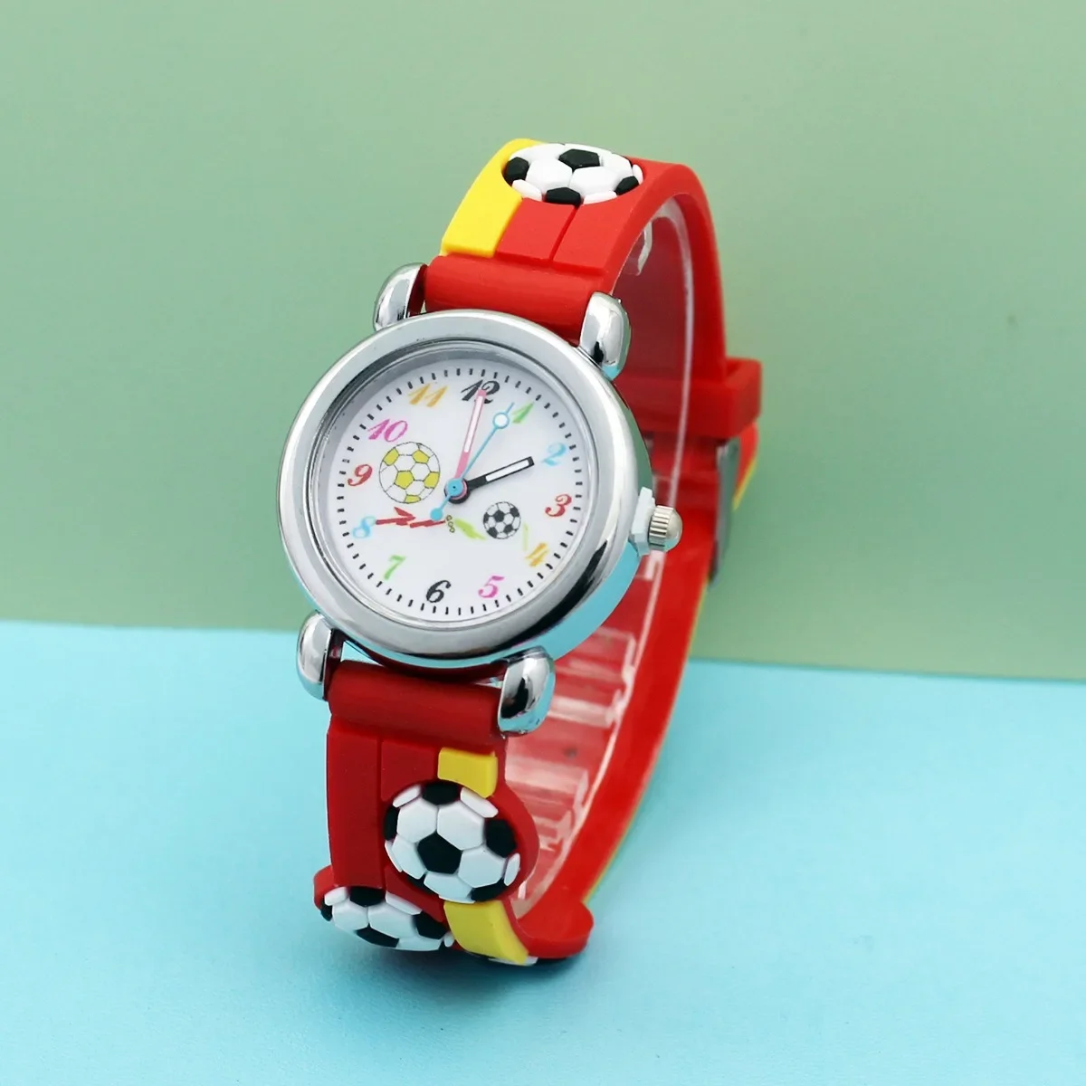 Heet verkoop nieuwe mode kleur cartoon voetbal studenten kinderen kijken quartz horloge sport polshorloge kinderen klok cadeau