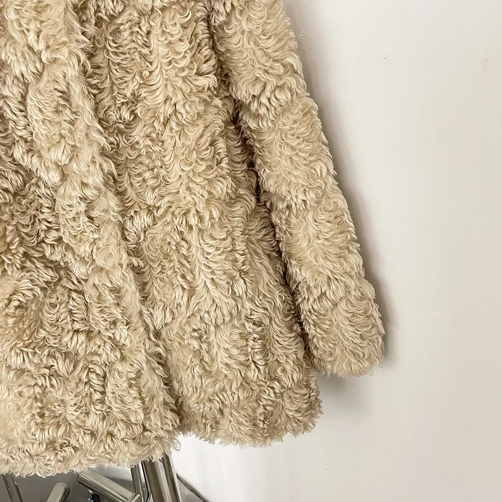 エコフレンドリーな女性用ファーコート、ファーのトリムが付いた女の子向けファッションウィンターウーマン2025ラグジュアリーマントーファムレザー＆ファーコート