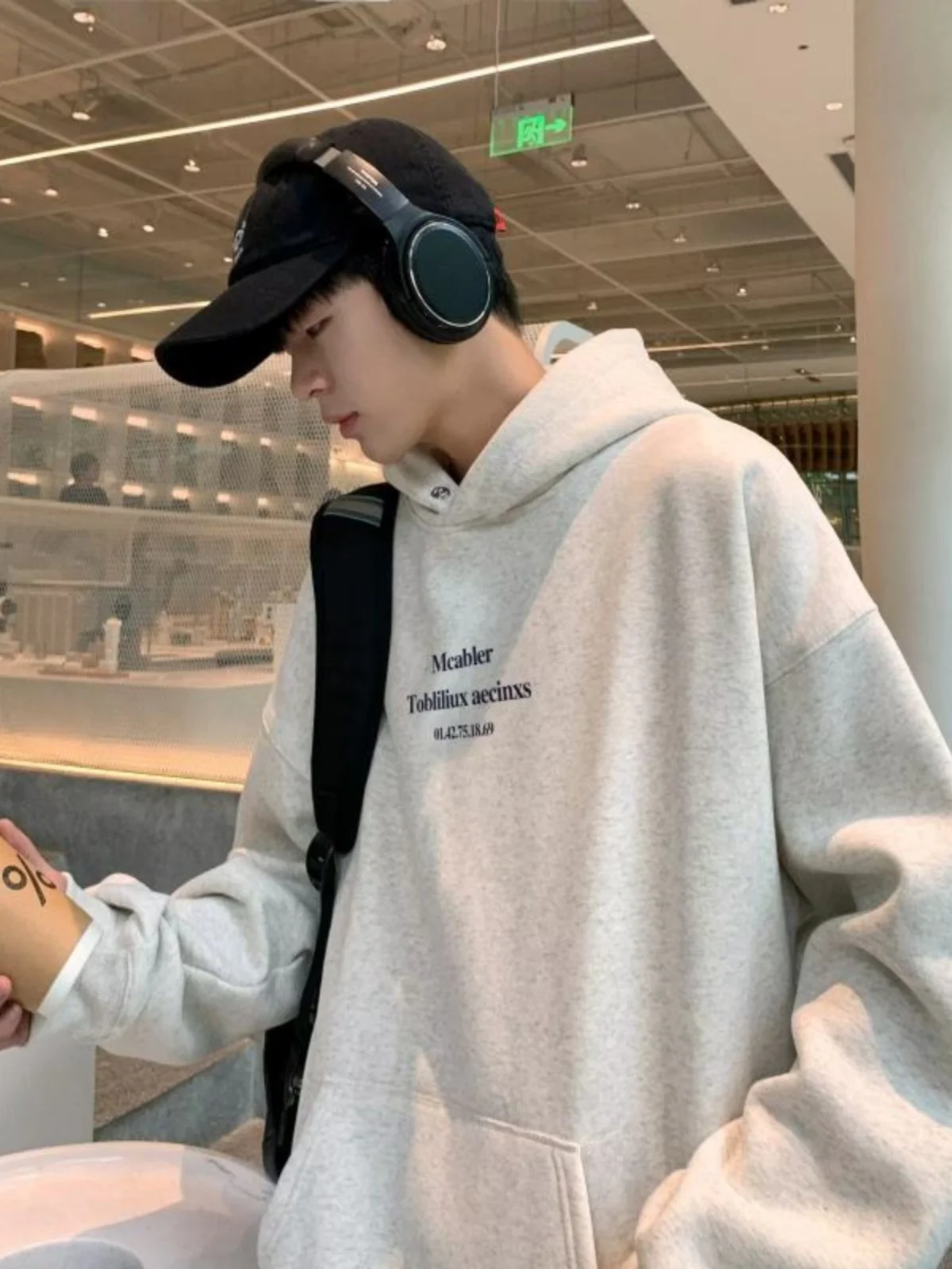 

Новая осенняя коллекция 2024: Мужская толстовка-худи в американском ретро-стиле, большие размеры (до 300 фунтов), парная одежда, худи-куртка