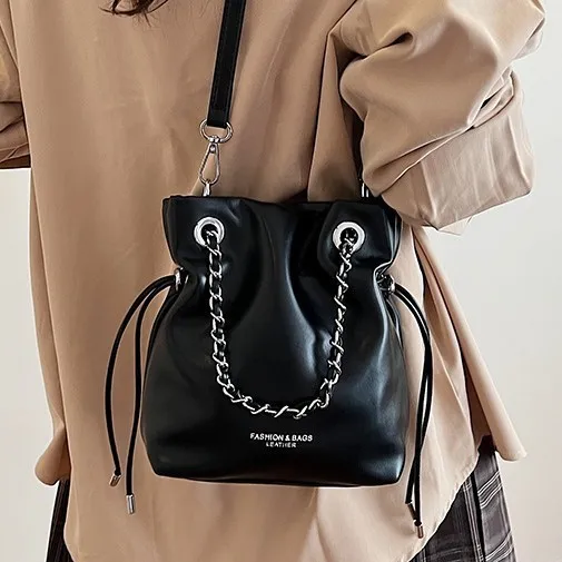 

2025 Spacious Chain Bucket Bag, Luxe Shoulder Purse for Women, Versatile Crossbody Tote, Minimalist Day to Night Bag